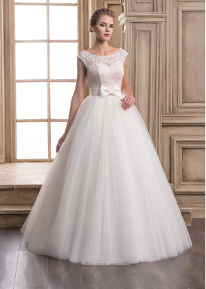 Bateau Neck Lace Tulle Wedding Dress With Pink Lining 